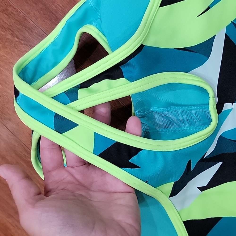 NWT plus size Under Armour sports bra - Picture 4 of 8